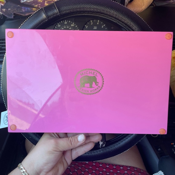 Michel Design Works - Picture 6 of 6